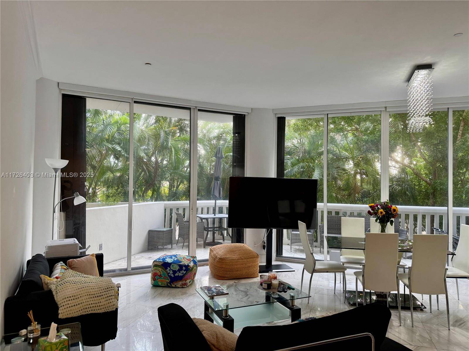 SPECTACULAR RENOVATED 1 BED 1.