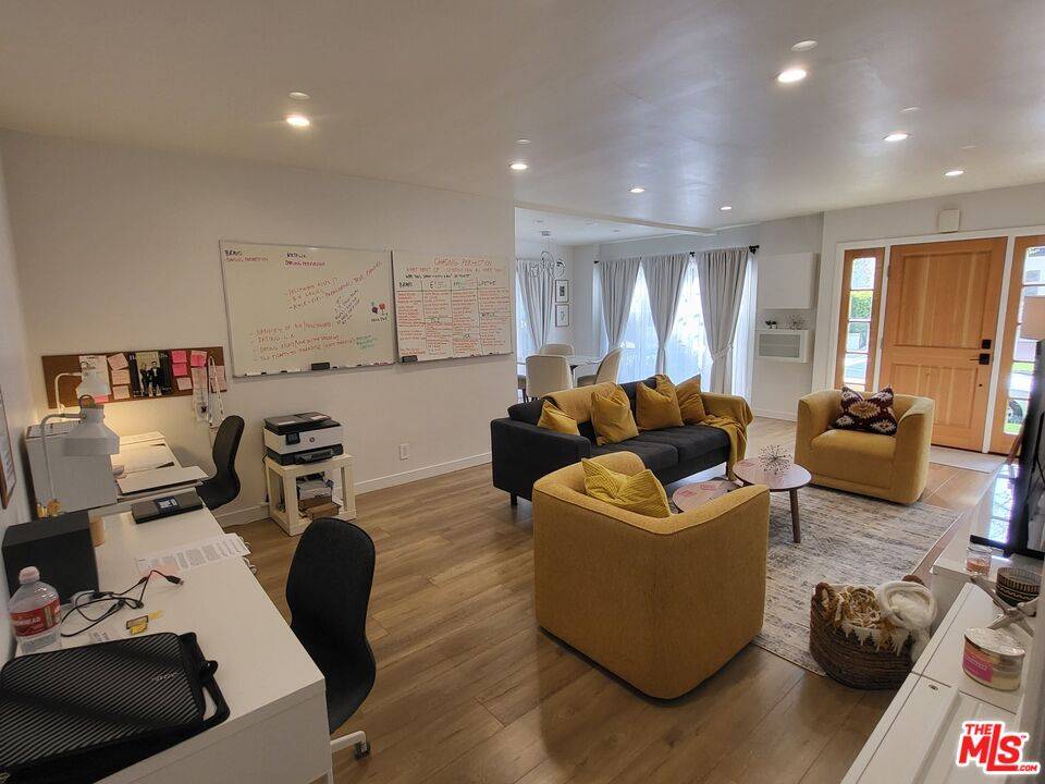 450  S REXFORD DR 2BR Beverly Hills La