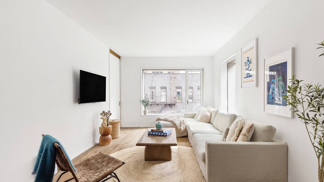 Nestled in the heart of the vibrant Meatpacking District, this expansive corner one bedroom, one and a half bath residence offers refined European inspired living within one of downtown's most ...