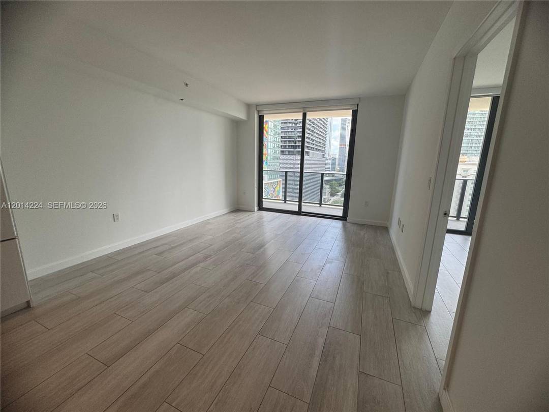 Brickell Heights East Spacious and modern 1 bedroom den which can function as a second bedroom or office with 2 full bathrooms, located in the heart of Brickell at Brickell ...