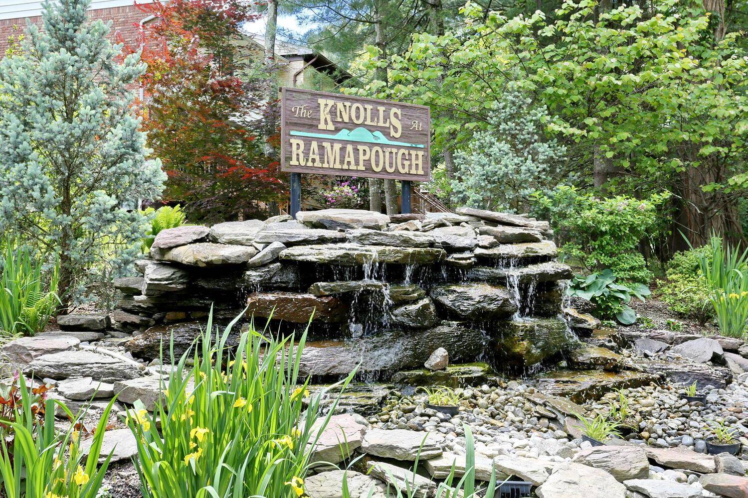 Welcome to this beautifully maintained 3 bedroom, 2.