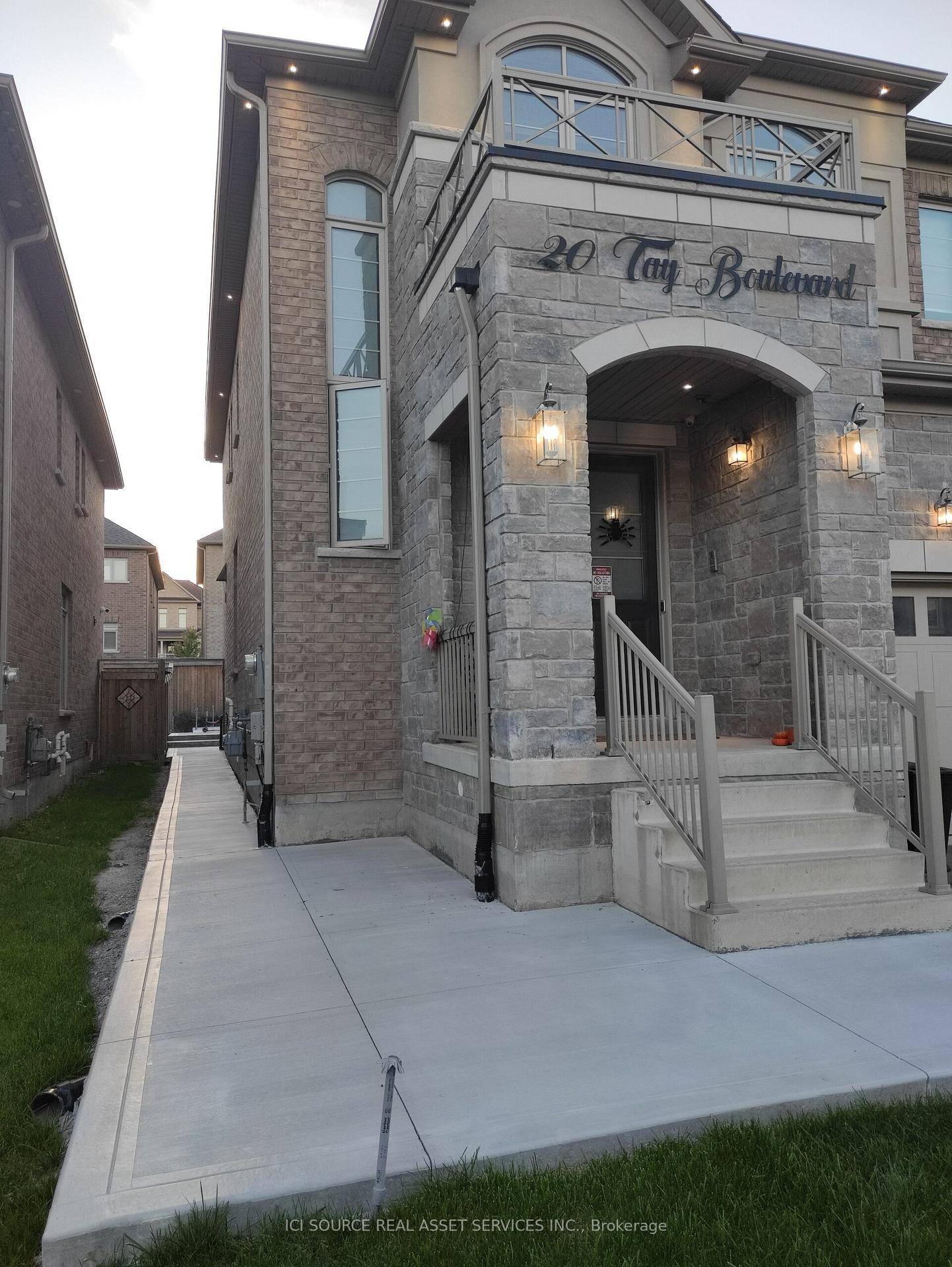 Come and Check Out This Newly Renovated, Legal 1 Bedroom Den Basement Apartment.