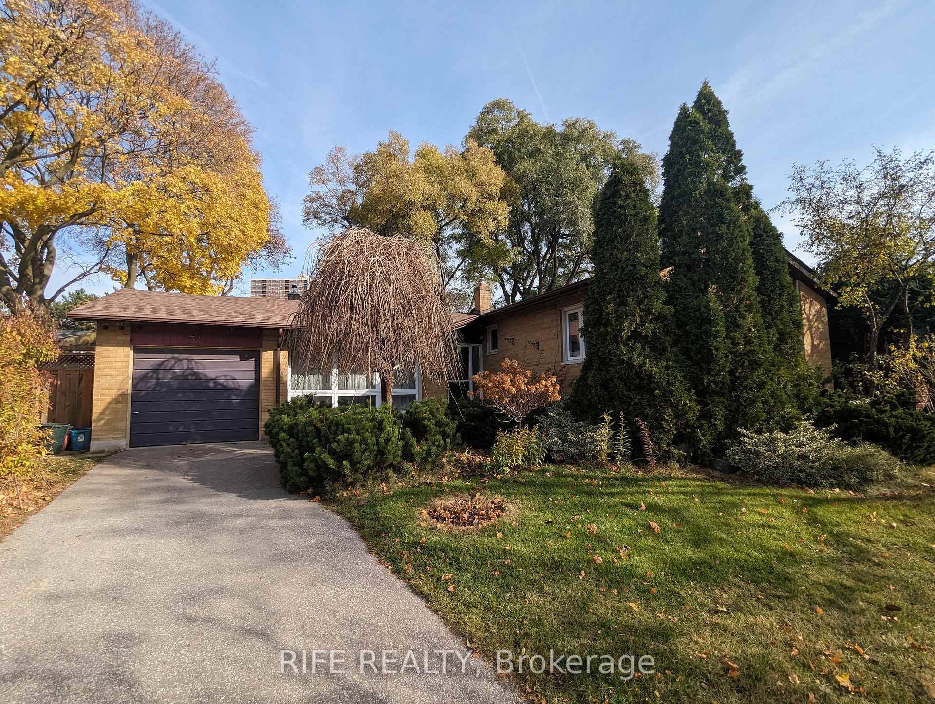 A Donalda Charmer. Beautifully Updated Home with Refinished Hardwood Floors Through Out Main Level.