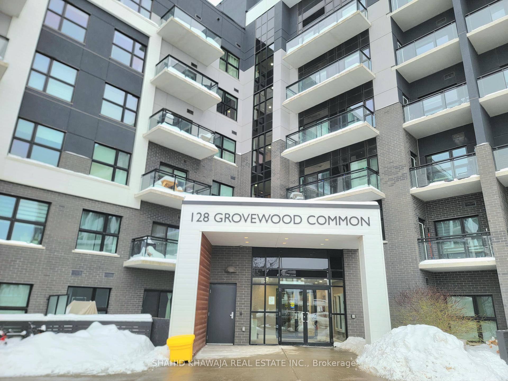 Location ! Location ! Welcome To This Cozy Apartment In Bower Condos, Located In The Heart of Oakville Uptown Core Easy Main Floor Access Unit With 1 Bedroom And 1 ...