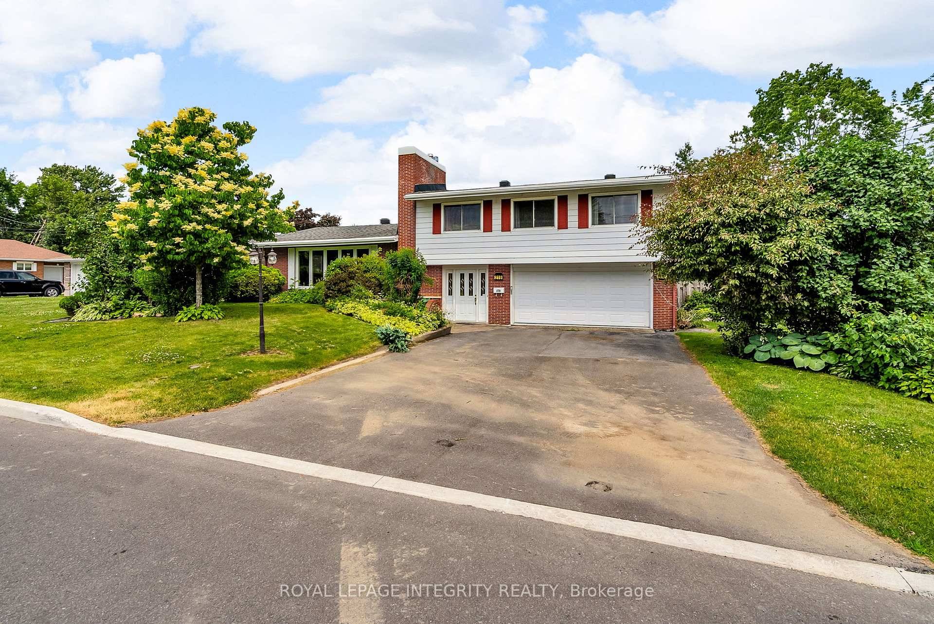 Welcome to your dream home in one of Cornwall's most sought after neighbourhoods Riverdale !