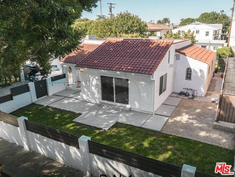 923 N Stanley Ave 2BR Hollywood Hills East La