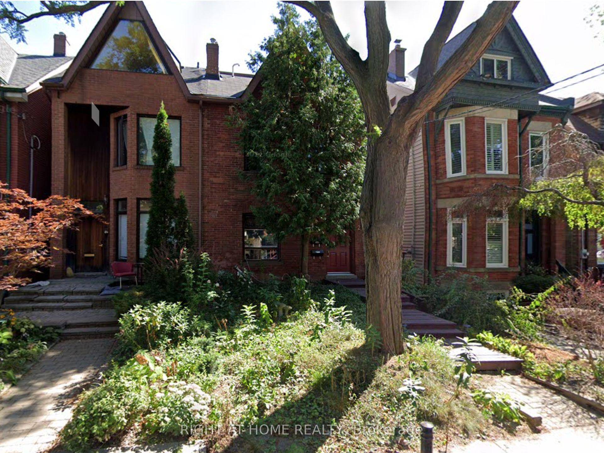 Welcome to 23 First Ave, a charming and spacious duplex in the heart of Toronto !