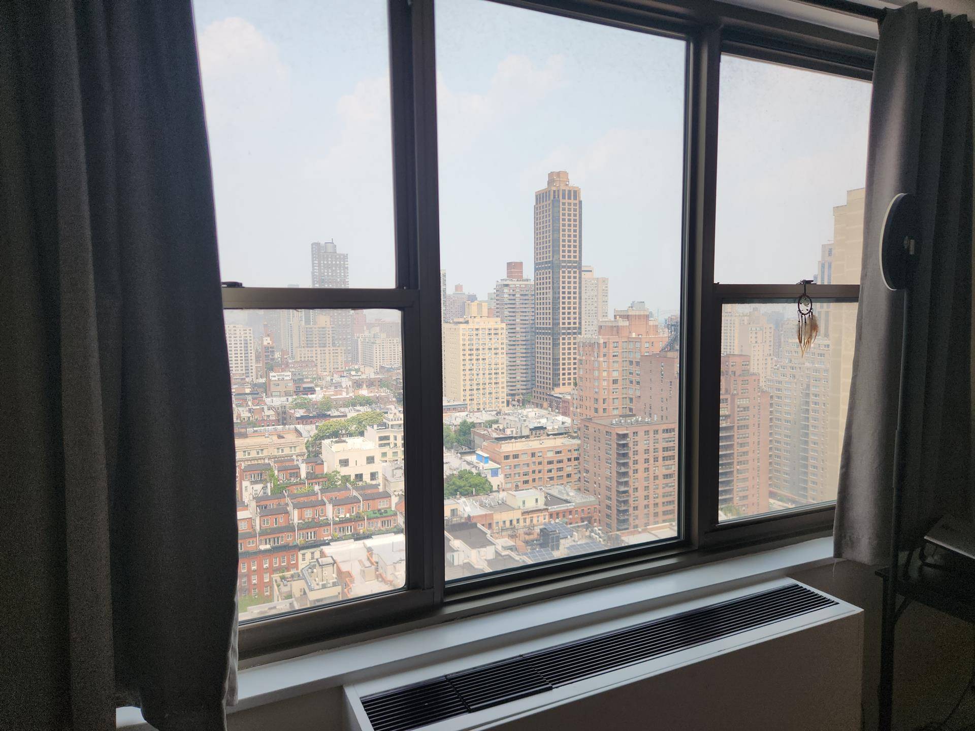 FOR SEP 1, 2025 M0VE IN. Mint Condition Large 1 Bedroom at The White Glove Condominium, Chef's Kitchen with Granite Counter Tops, Gut Renovated Windowed Bathroom, Hardwood Floors and more.