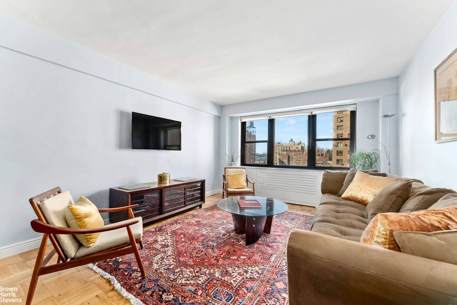 73rd WEA RSD RENOVATED amp ; BRIGHT 2BD 1BA MOVE IN READY !