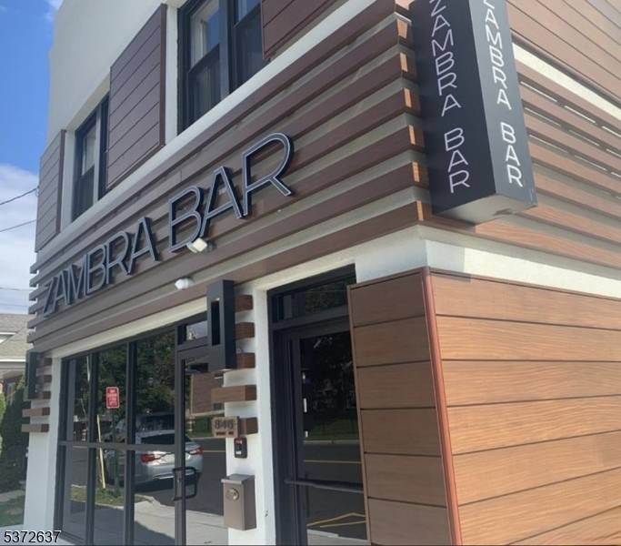 Looking for a sophisticated, modern, and spacious Lounge and BAR investment ?