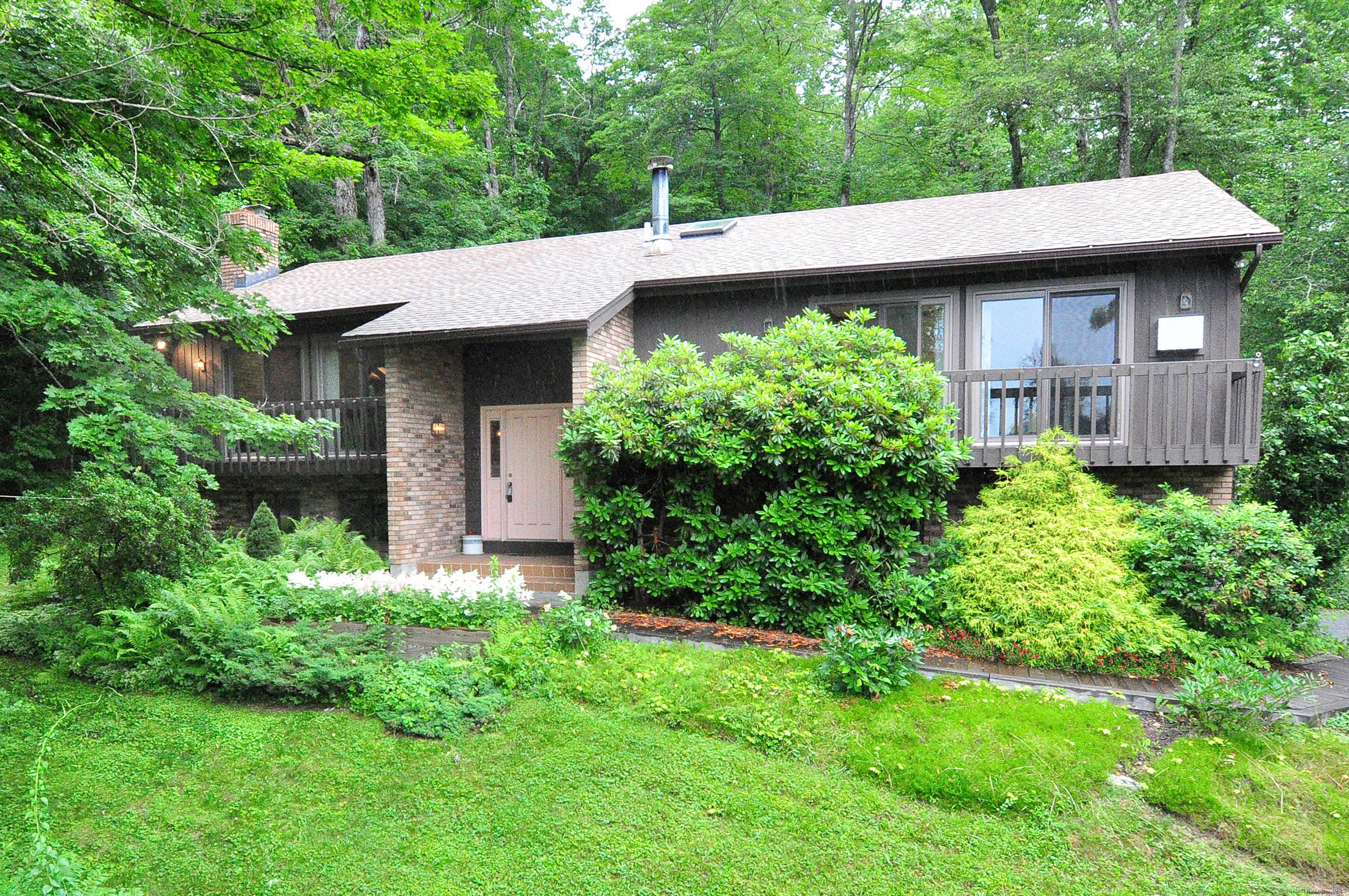 This spacious Raised Ranch located in Woodridge Lake is ready for its next owner !