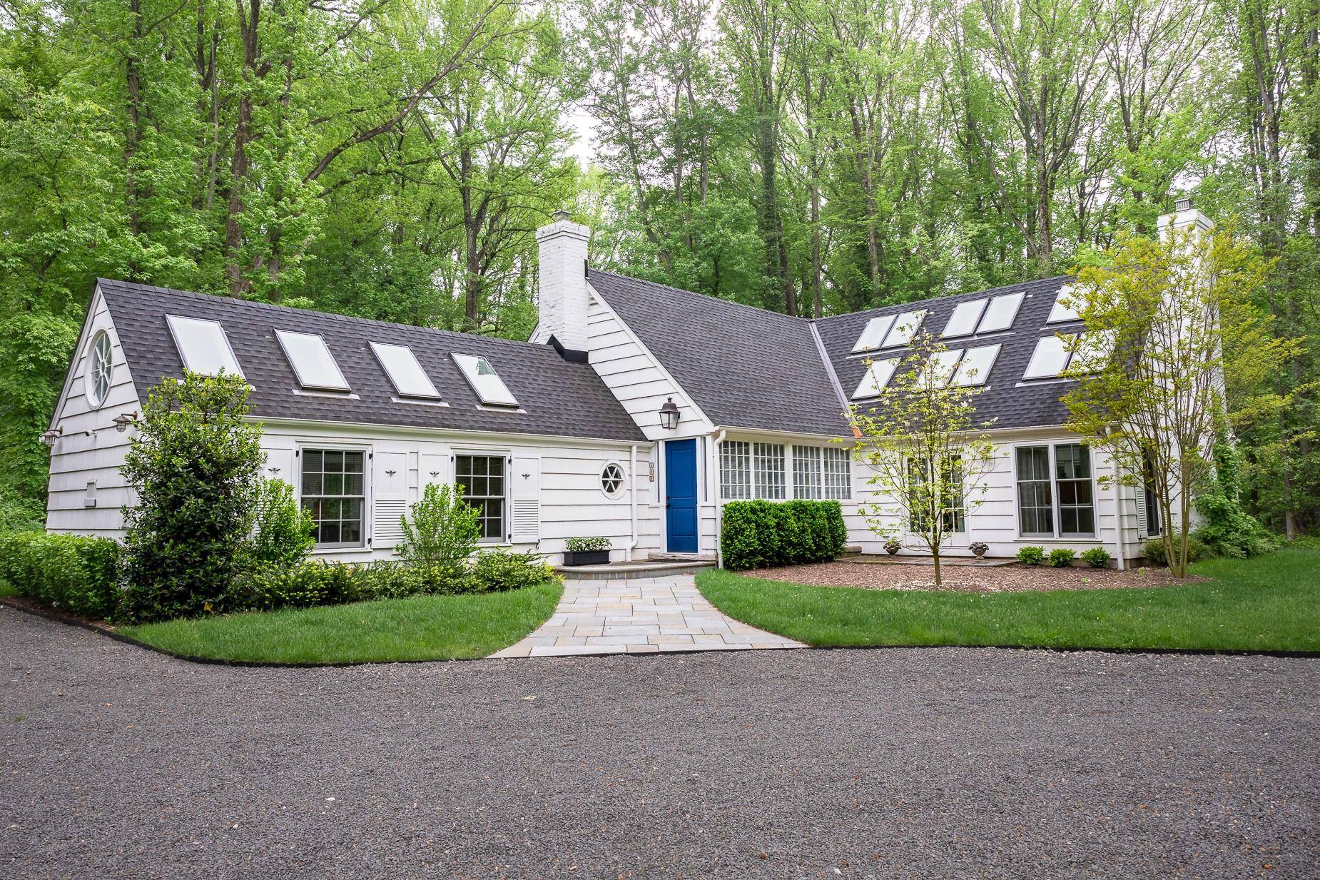 Welcome to a one of a kind residence in bucolic Snedens Landing ; a storied, artistic enclave nestled in Palisades, NY, just 11 miles north of the GW Bridge.