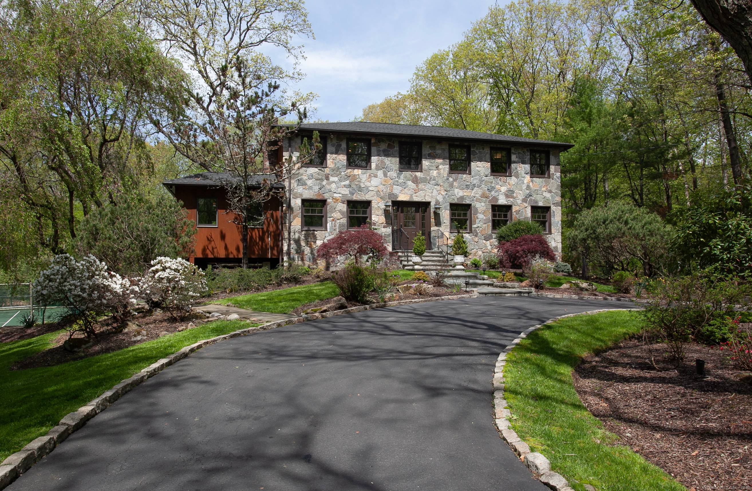 Tucked away on a quiet cul de sac in sought after Lower Weston, this extraordinary 4 bedroom retreat redefines modern leisure living.