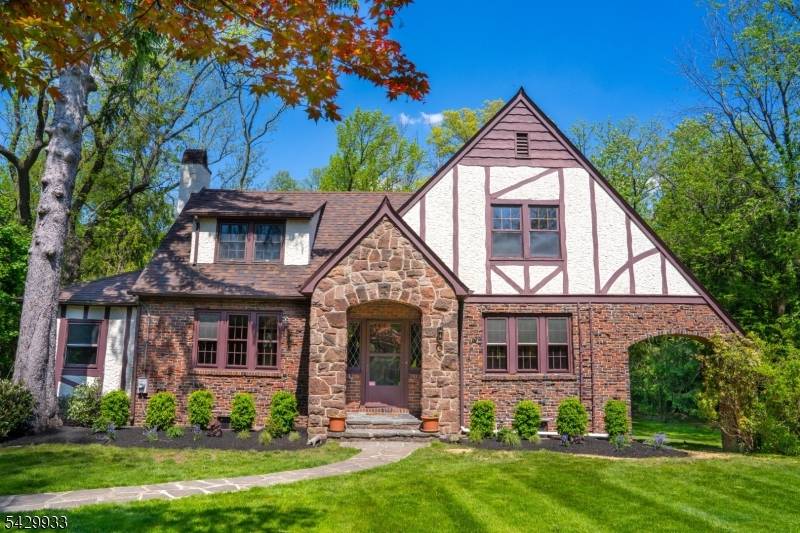 Don't miss this rare opportunity first time on the market in over 30 years.