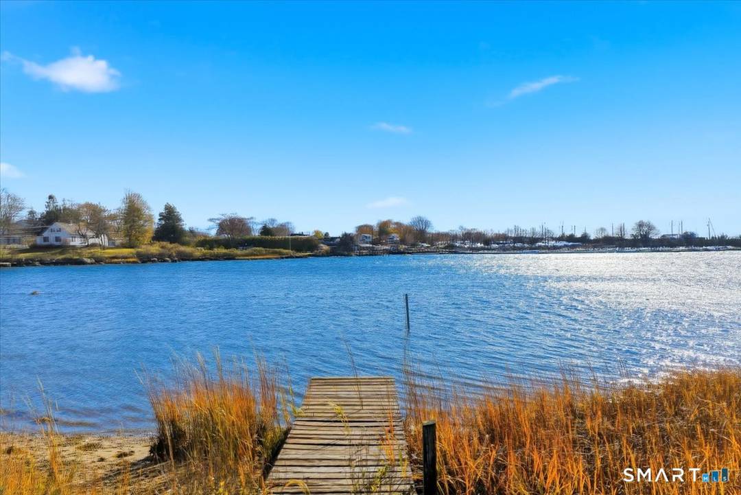 DIRECT WATERFRONT IN STONINGTON !