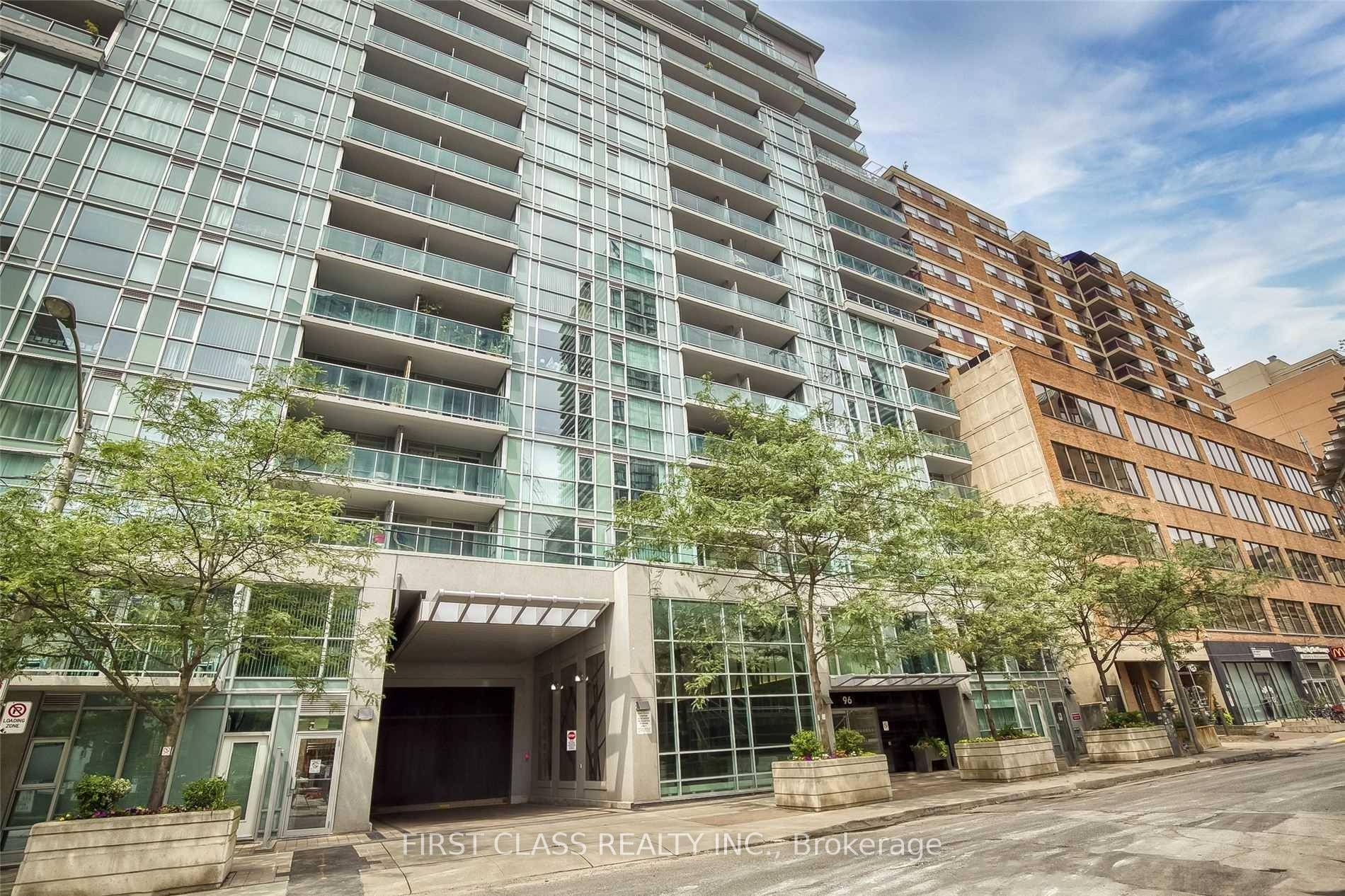 Location In The Heart Of Toronto Downtown.