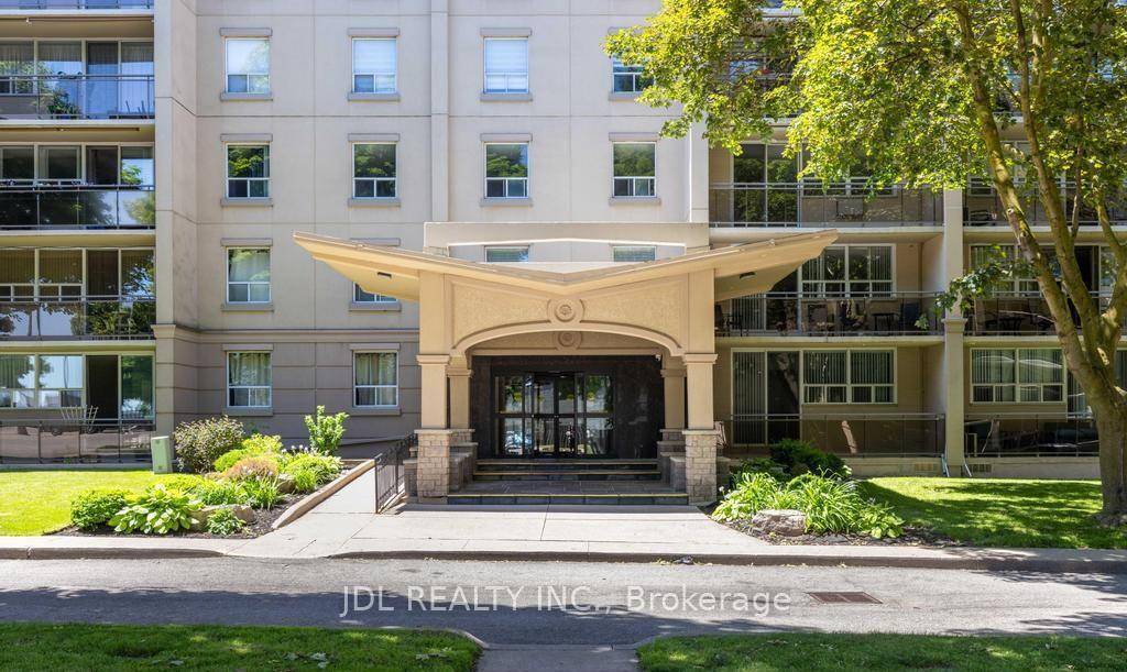 Furnished ! Welcome to Stamford Place.