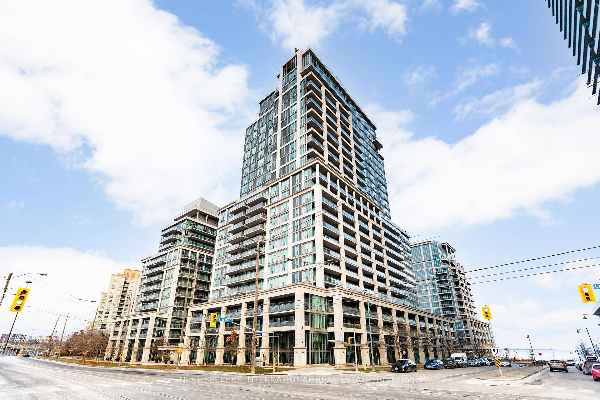Welcome To Voyageur Waterview Condos !