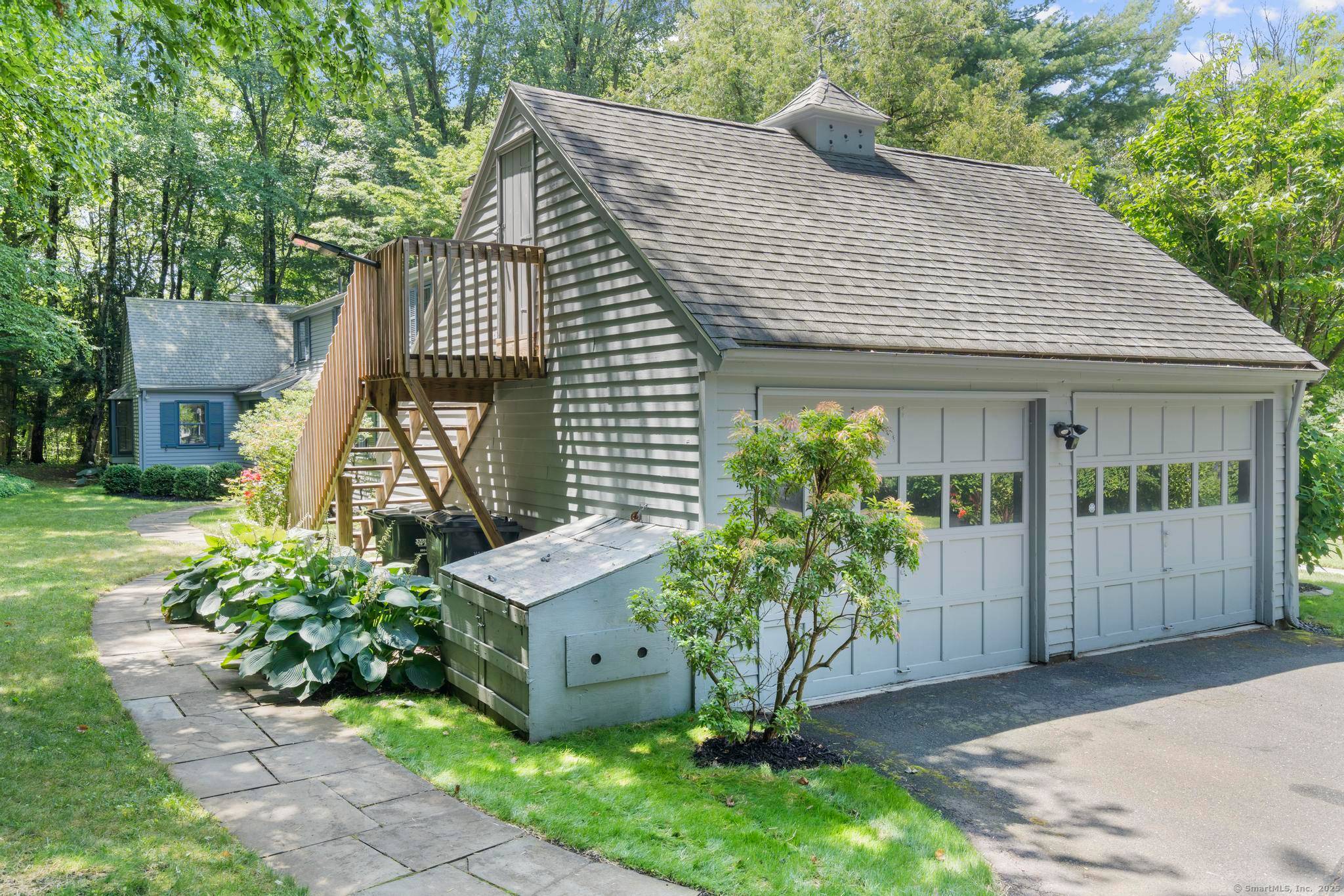 Charming Country Cape on 3 Serene Acres !