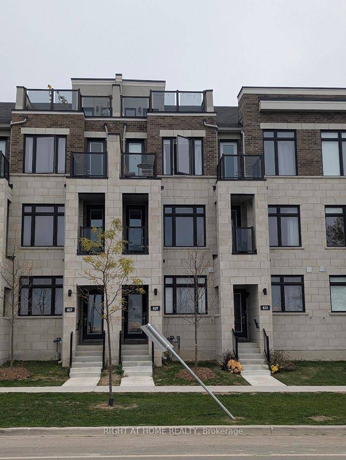 Modern Townhouse with Serene Lake Ontario Views Experience lakeside living at its finest in this modern 3 bedroom, 3 bath townhouse offering stunning, unobstructed views of Lake Ontario.