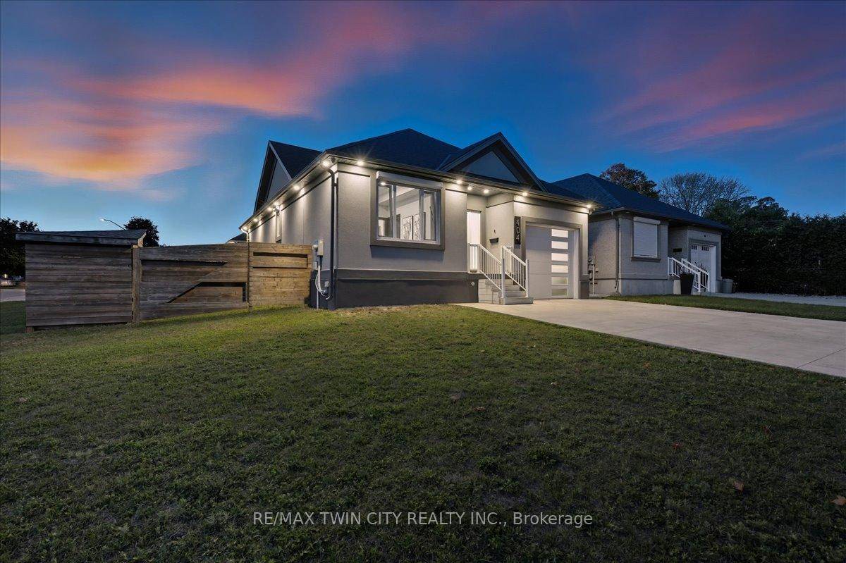 Custom built 2019 bungalow !