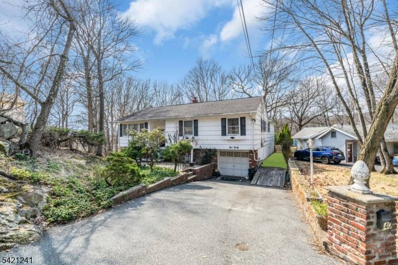 Welcome to an incredible opportunity in the highly sought after White Meadow Lake community in Rockaway Township !
