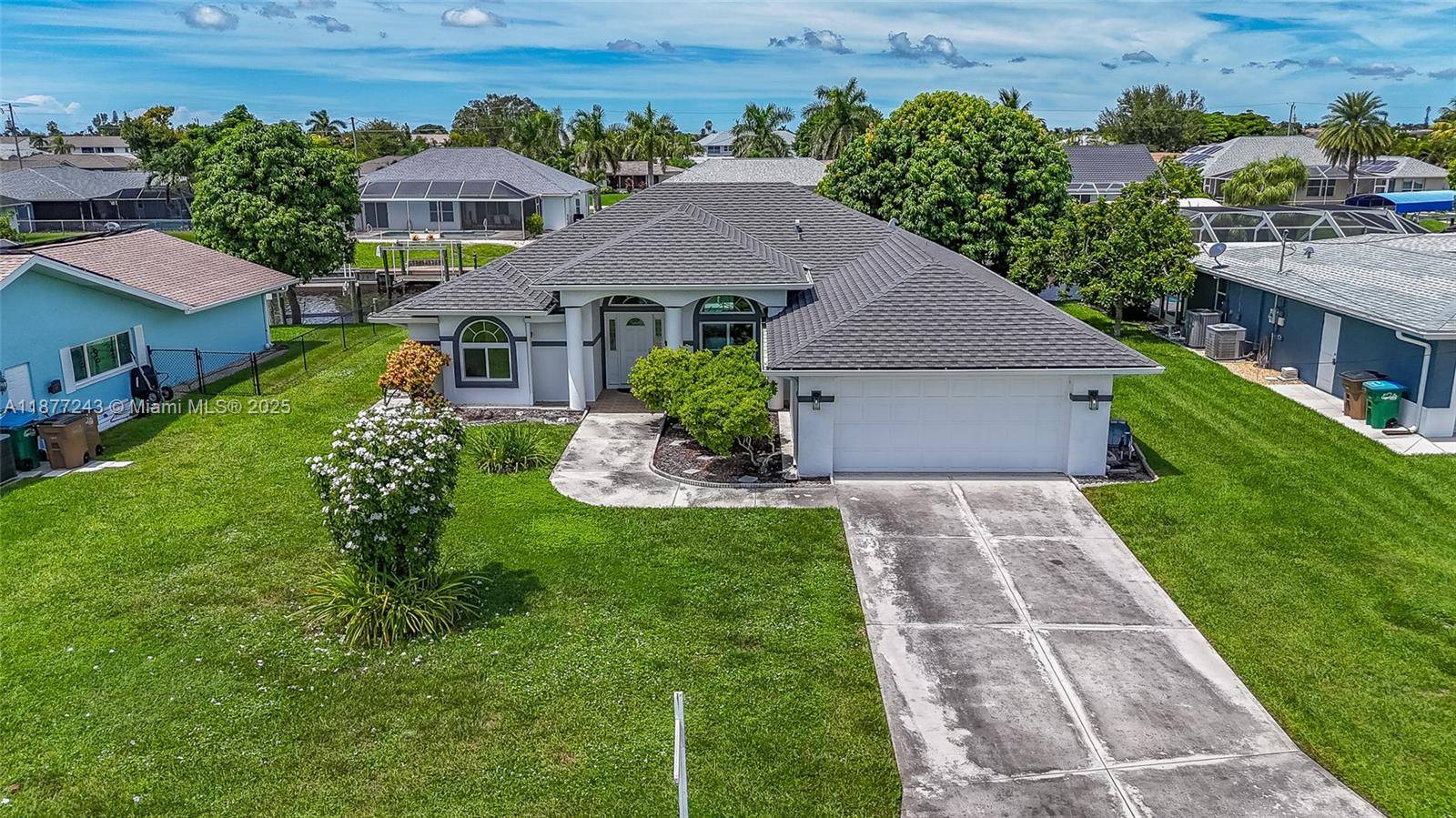 Waterfront, gulf access, 3 bedroom plus flex area and 2.