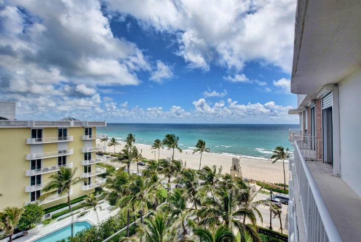 Exclusive Winthrop house penthouse, superb ocean views and views of lake worth ave with beautiful palm trees 2 bed 2 bath, hurricane windows, fabulous porcelain floors, high ceilings, newly furnished, ...