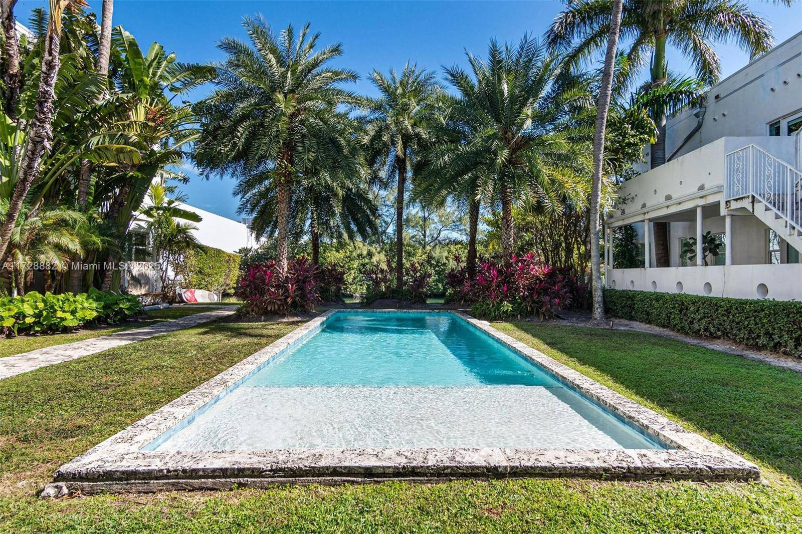 Discover a rare opportunity to own a charming 1 bedroom, 1 bathroom residence in KIM AIMEE, a boutique Art Deco building on Miami Beach just a 15 minute walk to ...