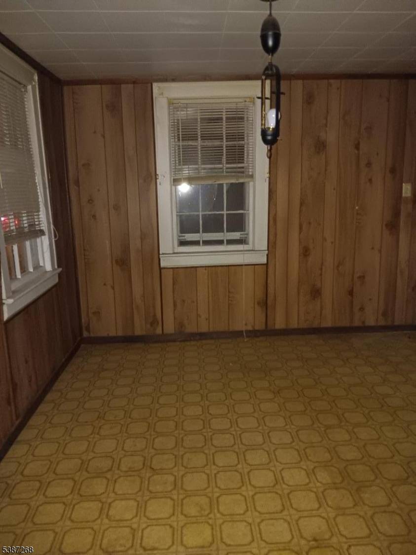 Cute little home waiting for your touches.