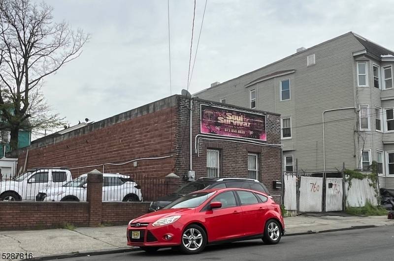 2 lots for sale together with 25x100 each.