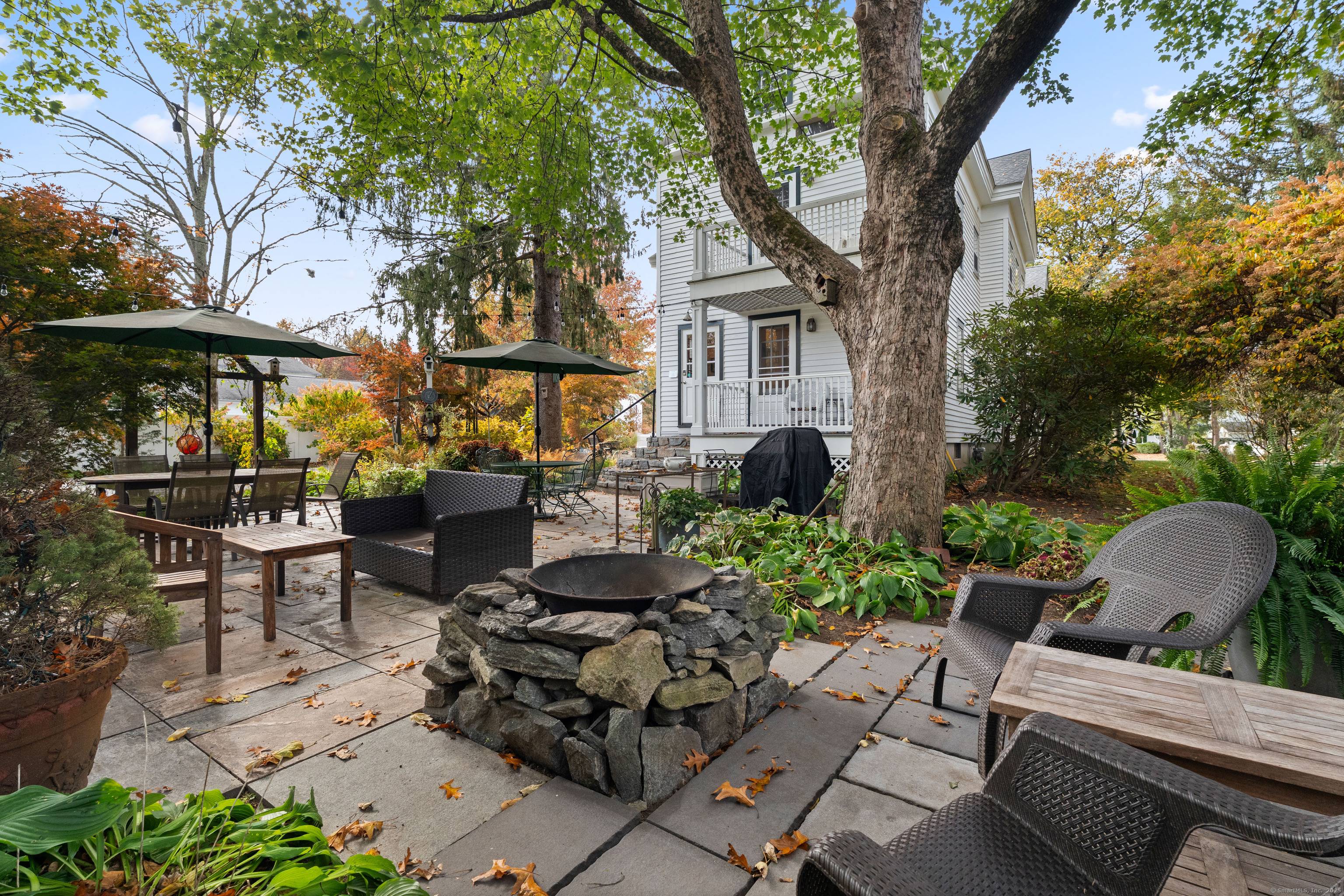 Experience the timeless beauty of New England living !