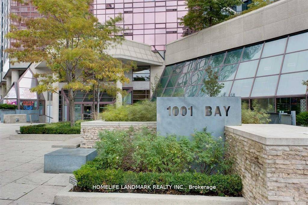 Rarely Offered Sub Penthouse in Prime Location In The Heart Of Toronto.
