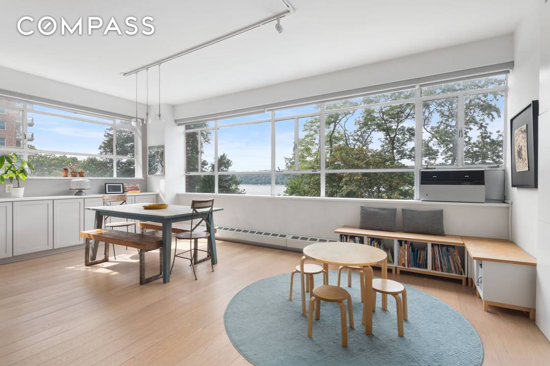 For showings on Sunday, please request a viewing by 5 pm on Saturday.