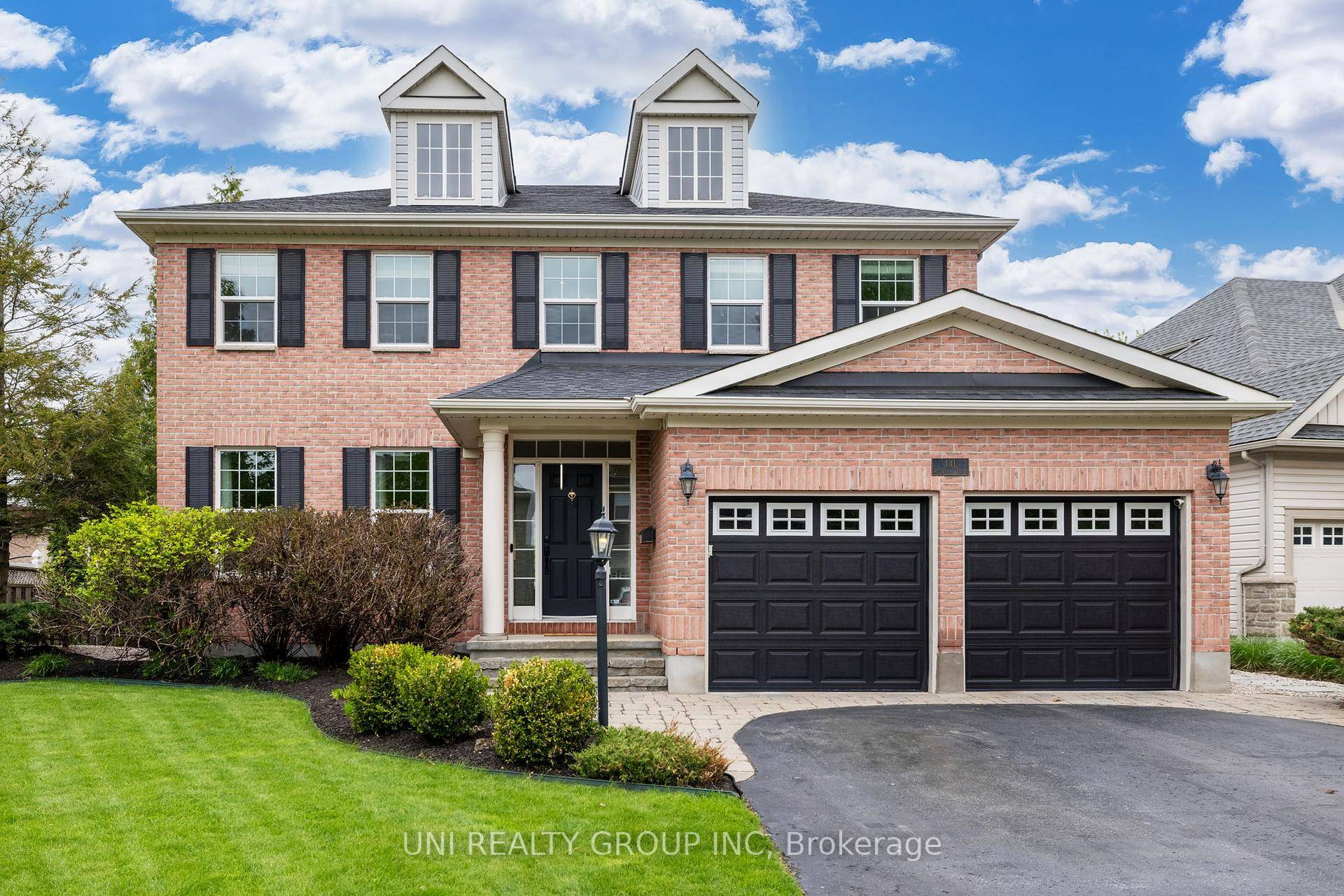 Welcome to this timeless 4 1 bedroom Georgian style executive home nestled on an oversized, professionally landscaped lot in the prestigious Stonebridge Golf Club community.
