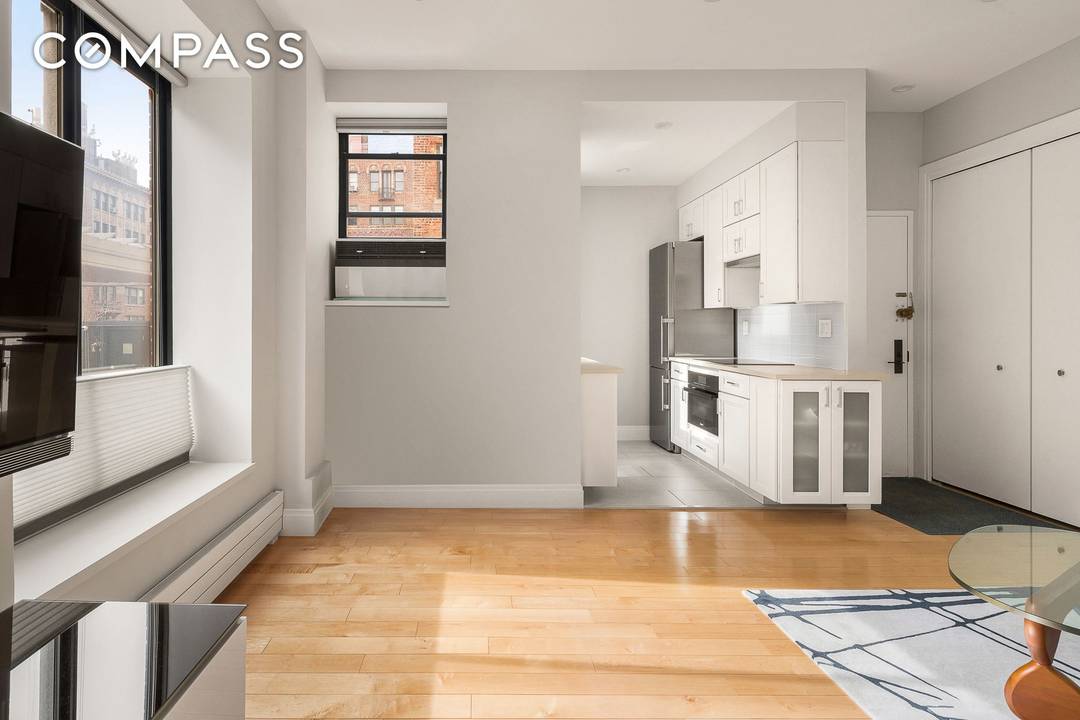 Big windows and lots of sunshine flood this triple exposure 1 Bedroom apartment with light throughout the day.