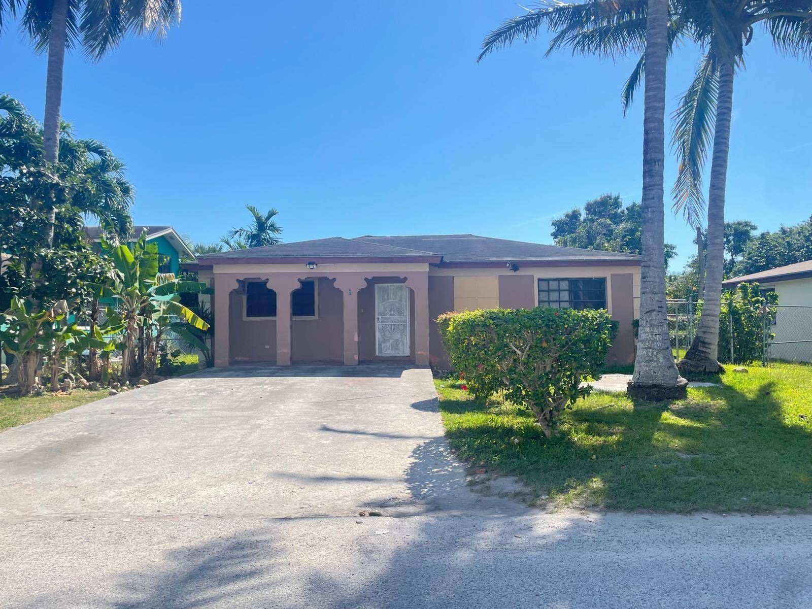 CARMICHAEL ROAD TRIPLEX Triplex New-Providence