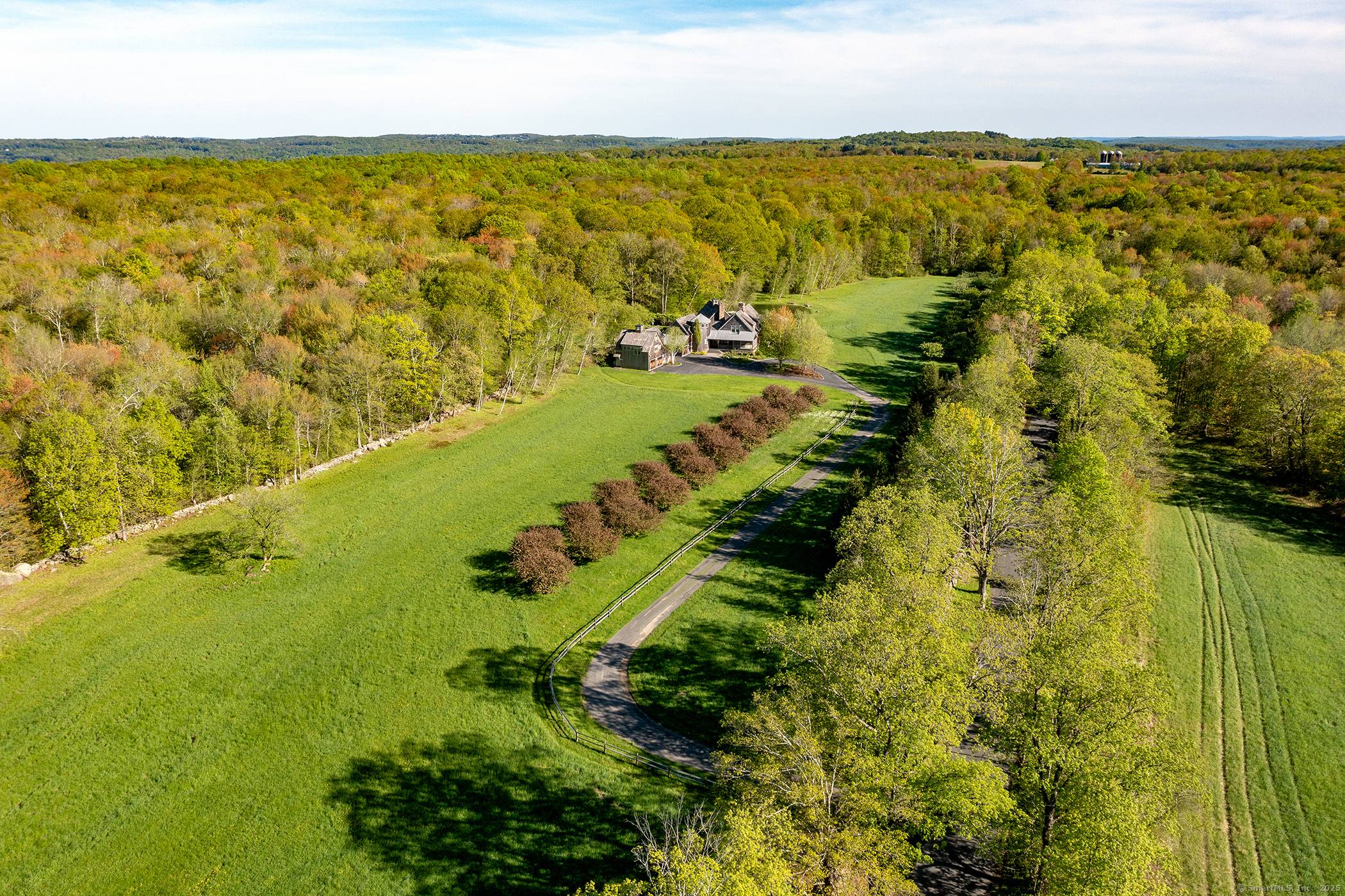 Escape to an award winning estate nestled in the heart of Washington, CT just 90 miles from New York City.