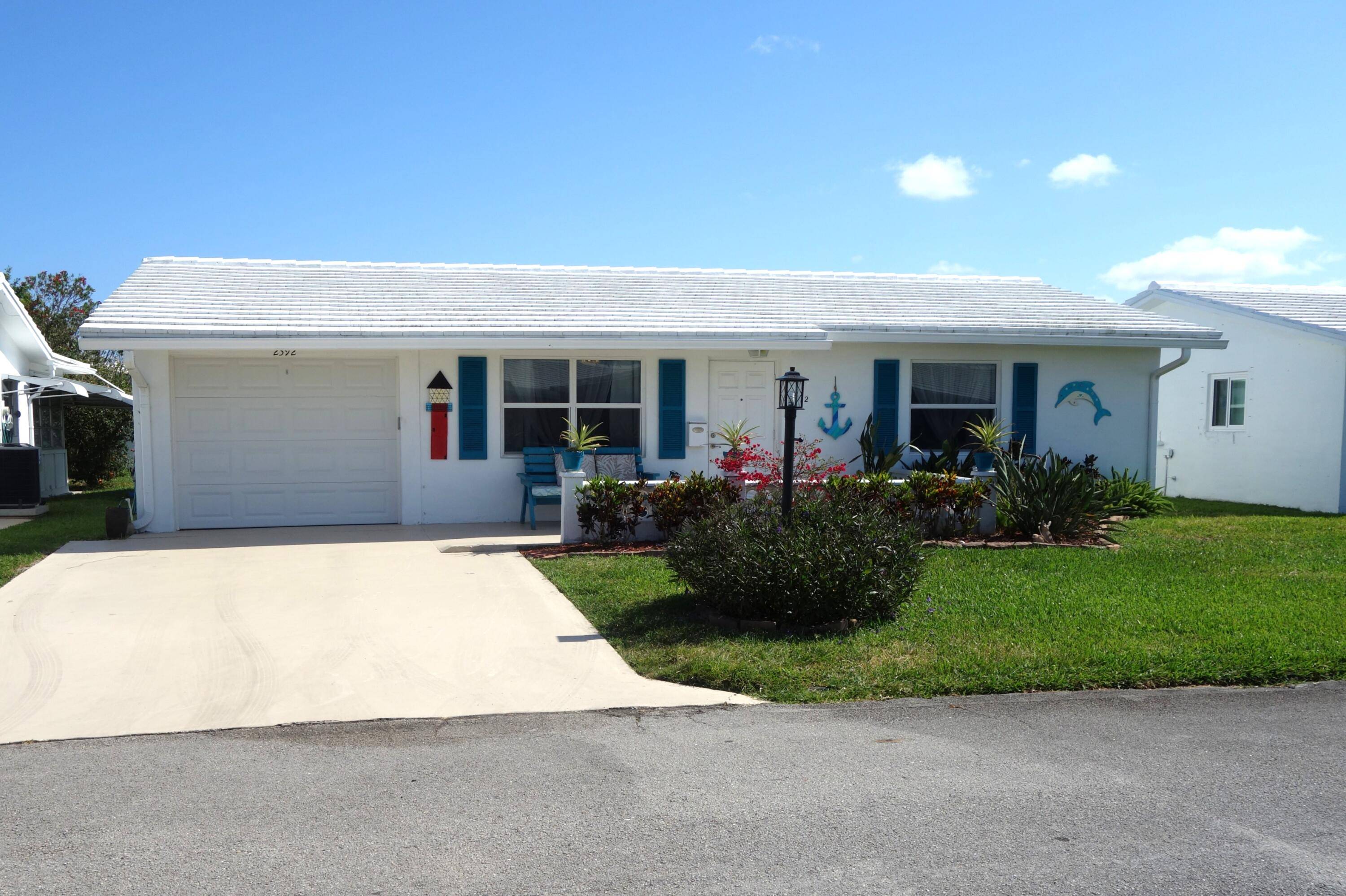 Lovely 2 2 that is light and bright, and lovingly maintained.