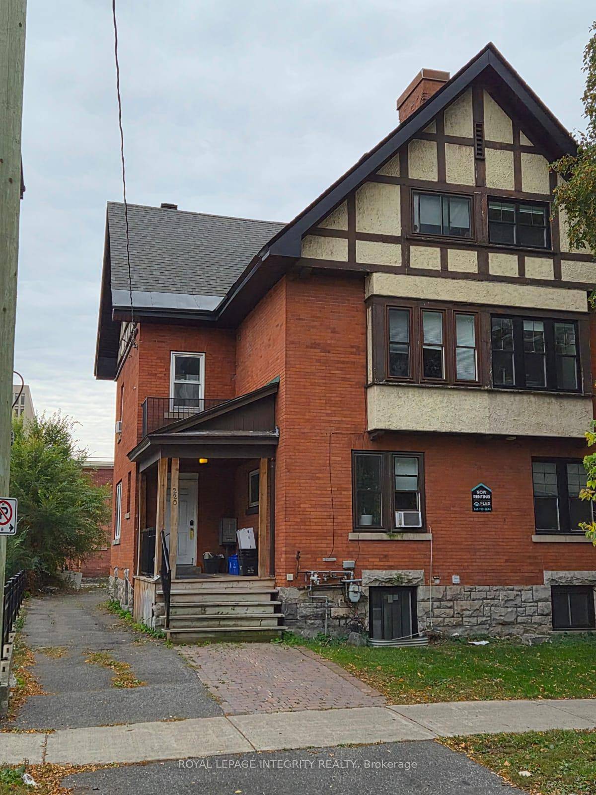 Welcome to this exceptional investment opportunity in the heart of Ottawa Centre !