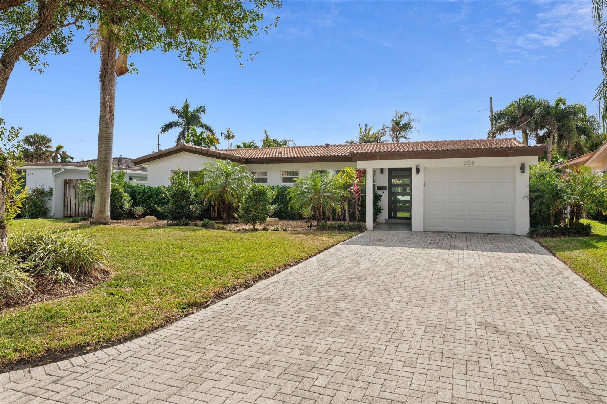 BRAND NEW TILE ROOF JUNE 2025 FULLY RENOVATED !