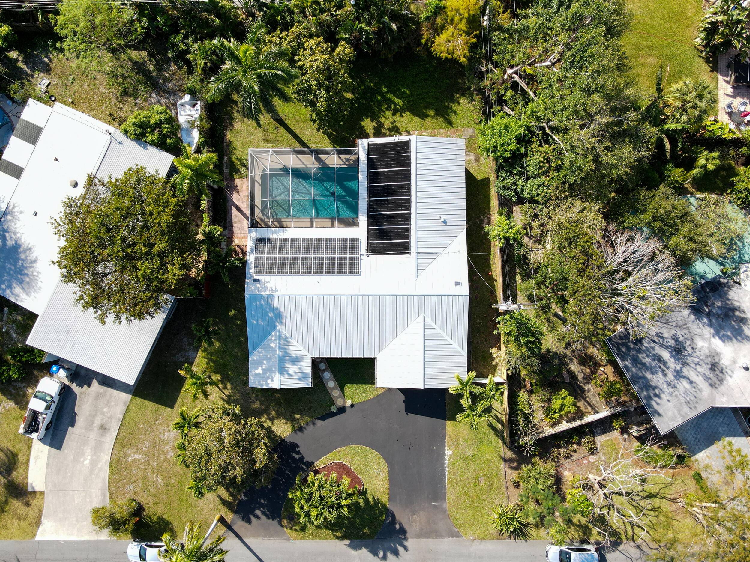 Discover this gem in the heart of Old Pompano, nestled in a beautiful neighborhood with no HOA !