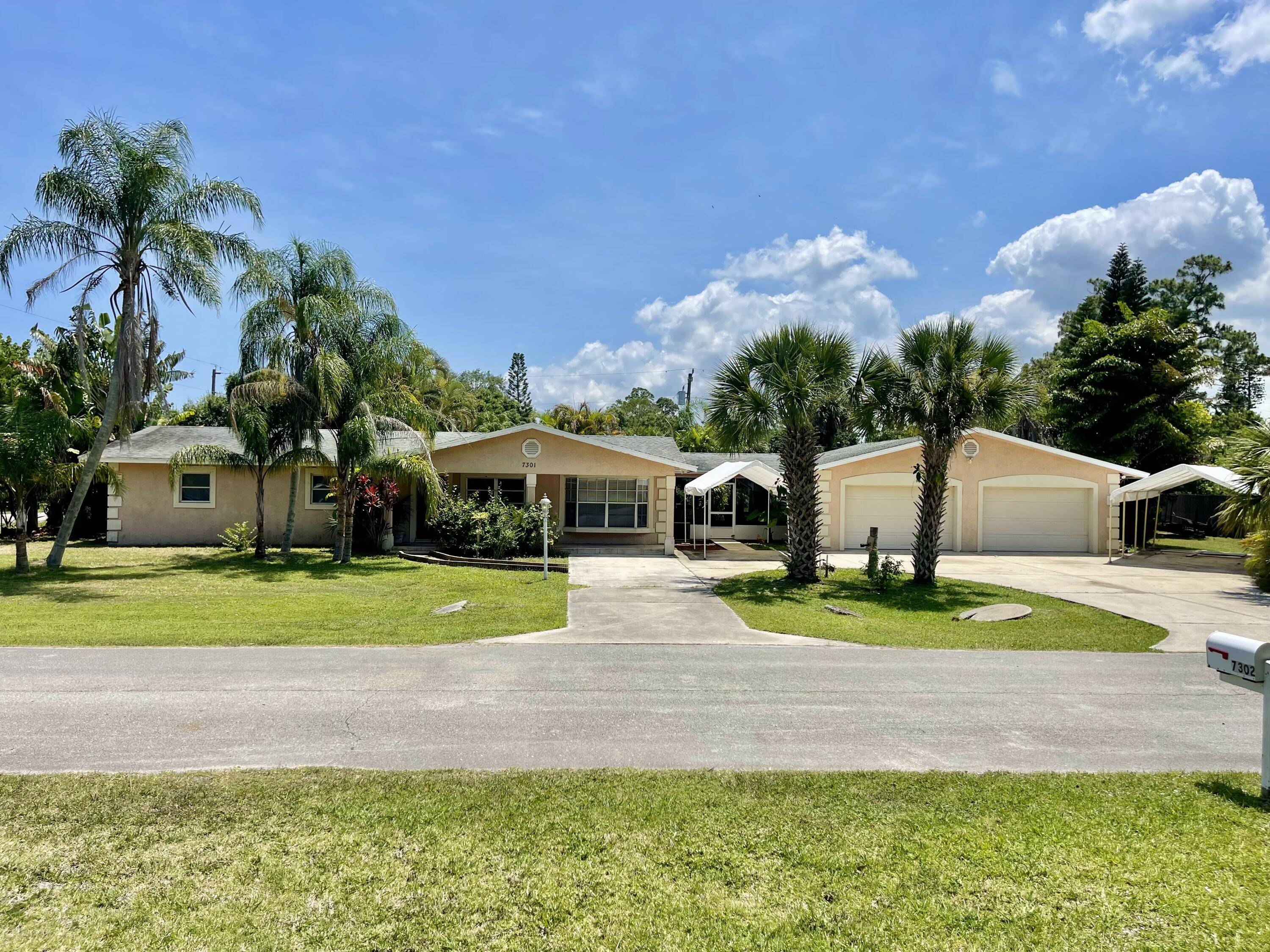 Fixer Upper on Double Lot Investor Special !