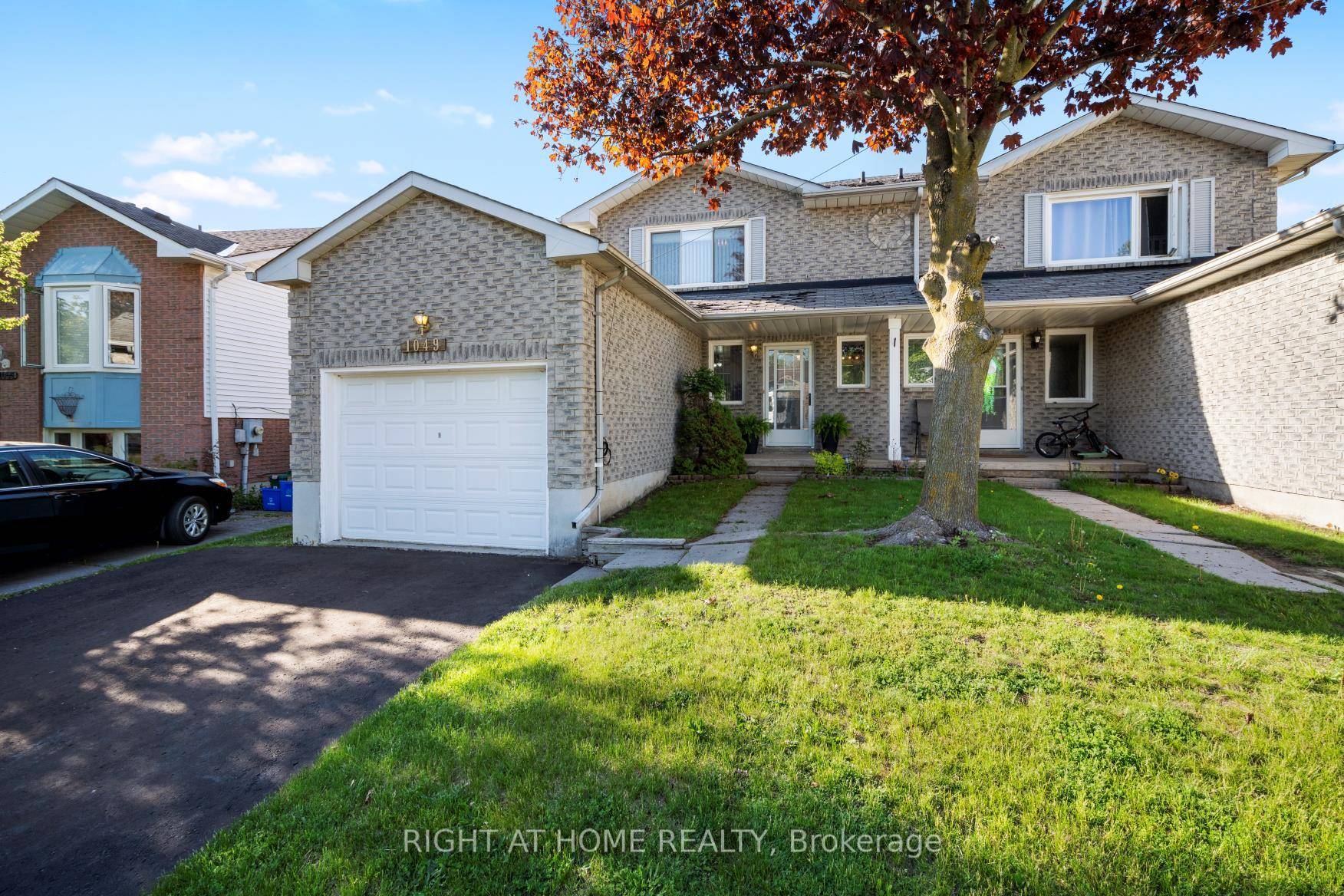 Welcome to 1049 Attersley Drive, Oshawa !