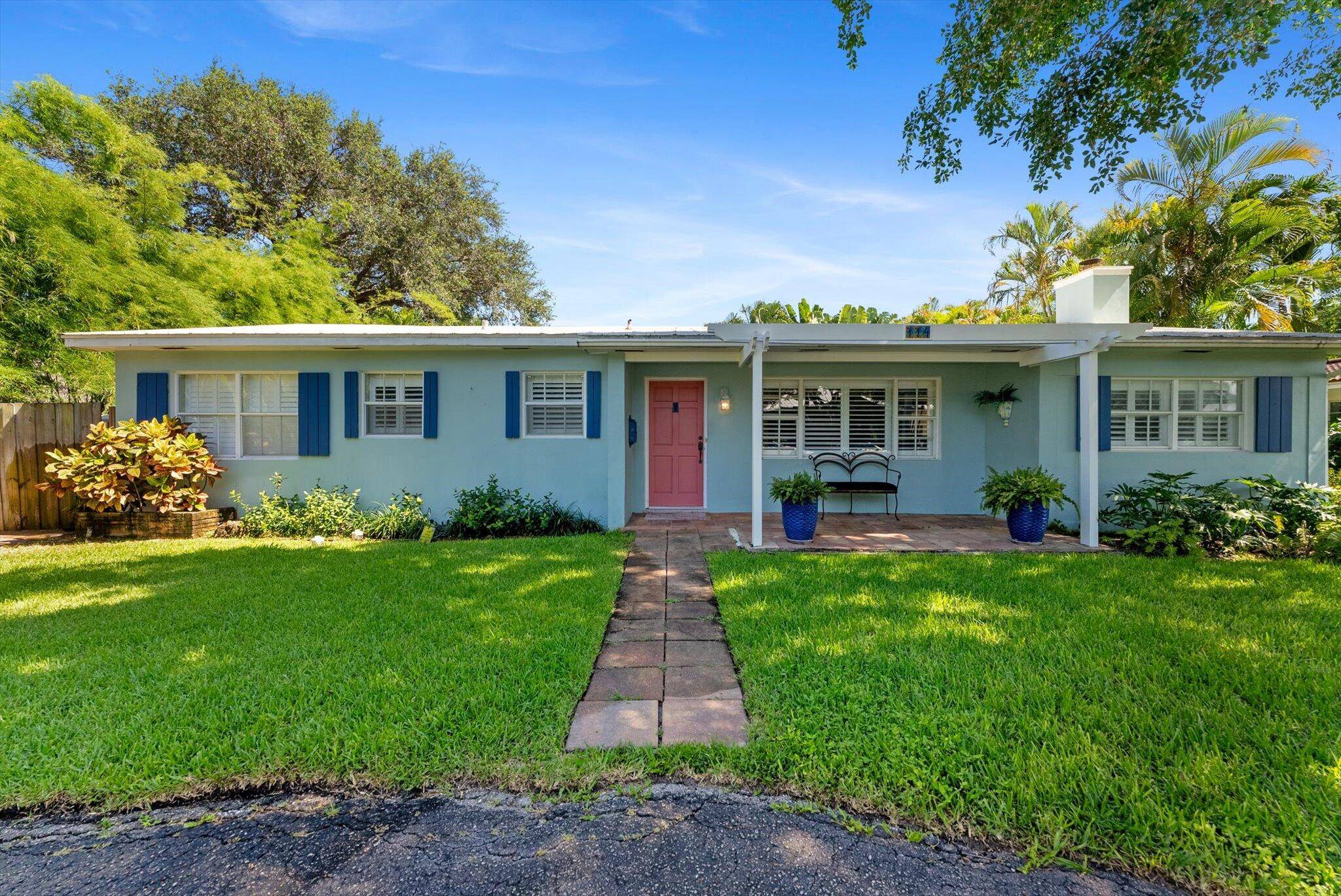 Charming 3 Bedroom Pool Home in Prime East Delray Beach Location Walk to Atlantic Ave !