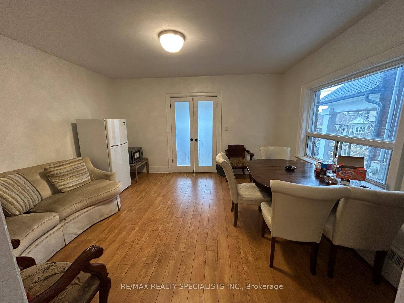 Investors Opportunity ! Excellent potential, 4 bedrooms, 2 washrooms, Detached, with finished basement.