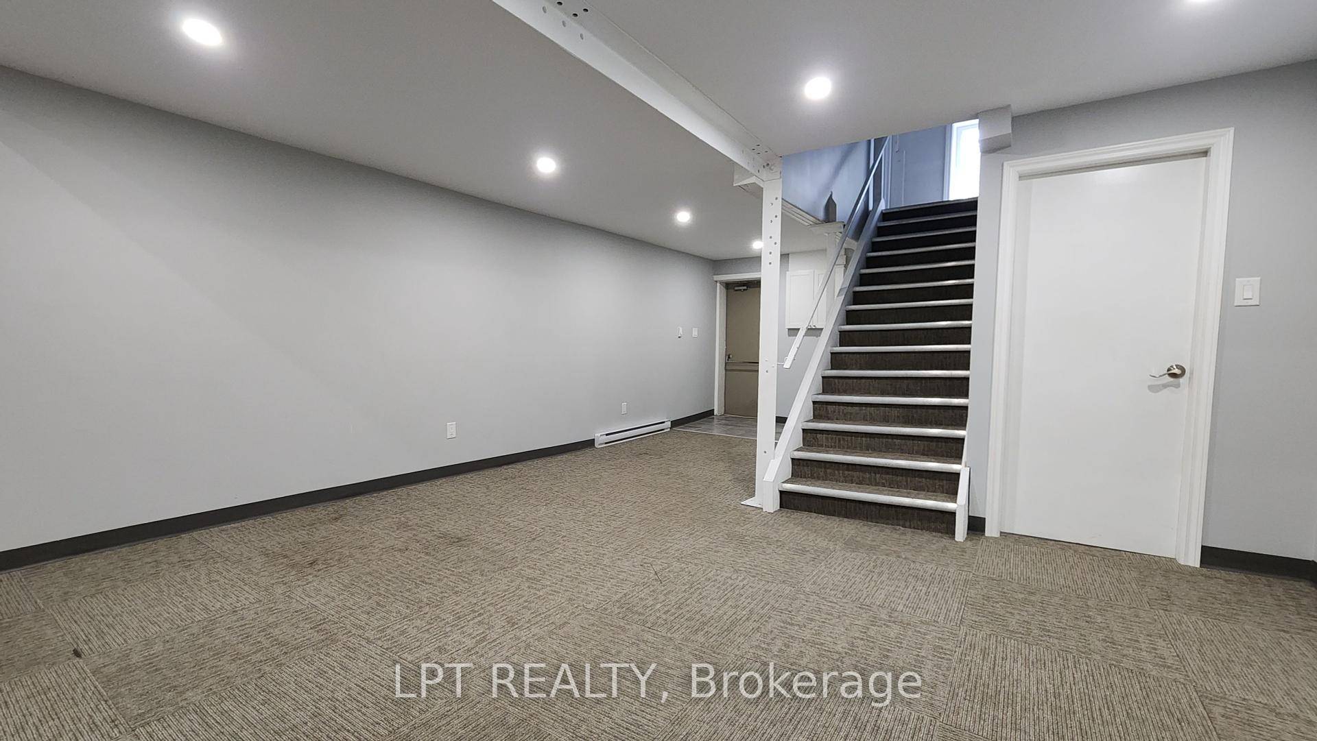 A Great Professional Space In The Downtown Core Of Barrie's Vibrant Business Centre.