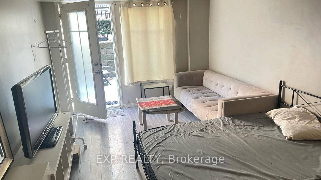 Lease a studio in Stylish Liberty Village Condo Steps to the Lake at Basement Prices !