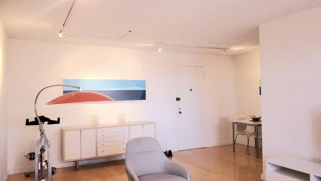 Shown by appointment Contact the sellers agents to view This spacious one bedroom apartment, on a high floor is the one you've been waiting for.