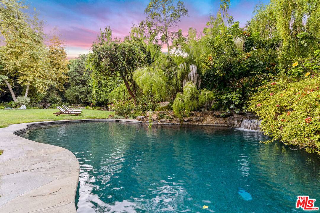 2387  Mandeville Canyon RD Brentwood LA
